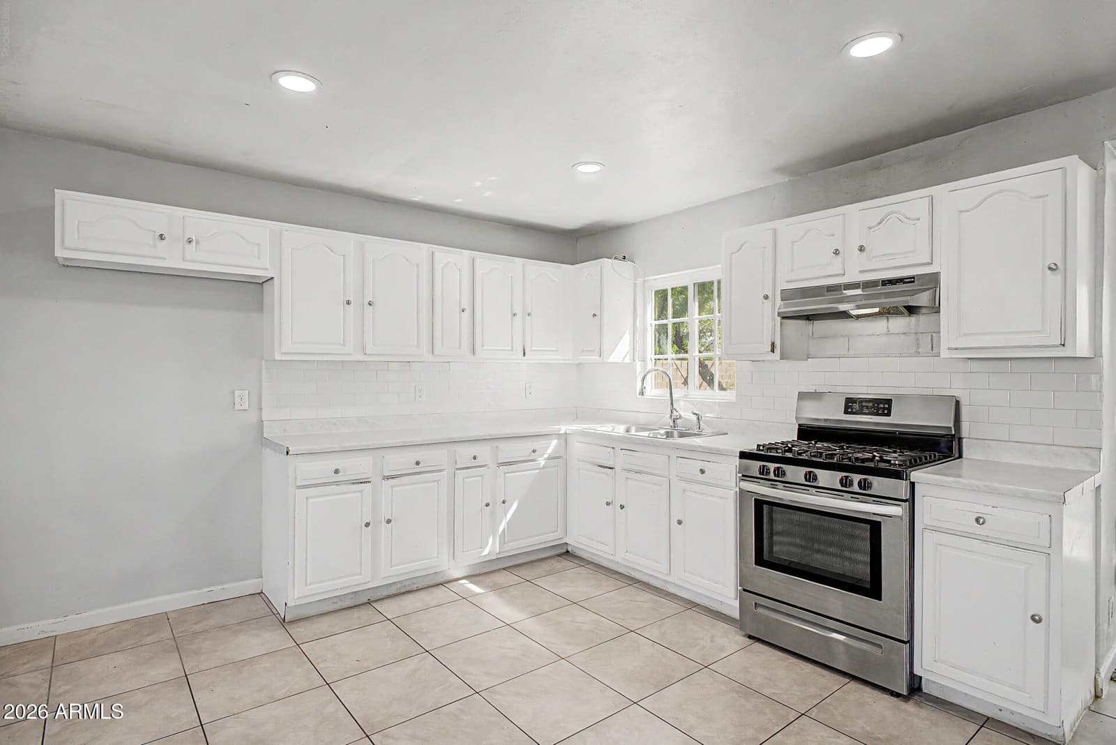 5633 N 63rd Drive, Glendale, AZ 85301 — photo 13 of 35