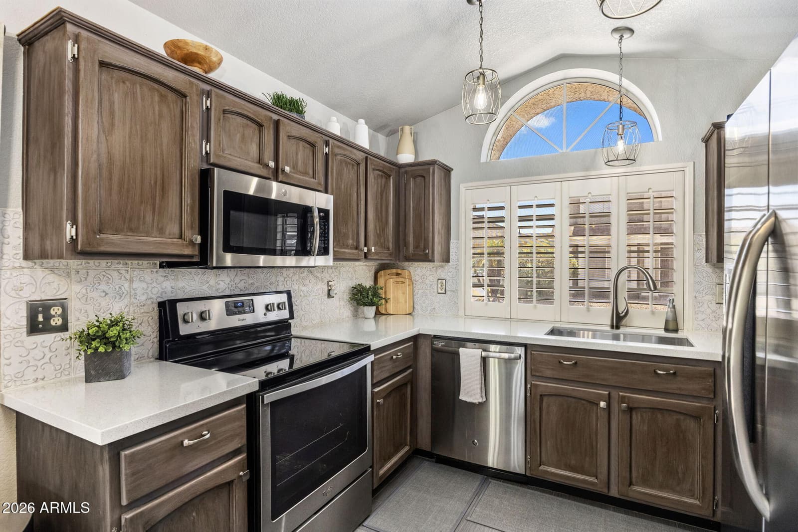 1030 E Villa Theresa Drive, Phoenix, AZ 85022 — photo 4 of 23