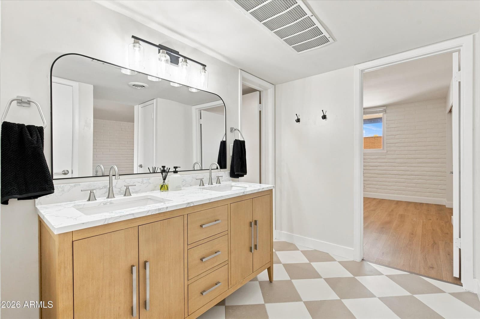 3737 E Turney Avenue 226, Phoenix, AZ 85018 — photo 10 of 22