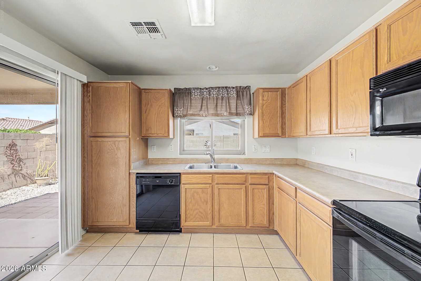 43568 W Bedford Drive, Maricopa, AZ 85138 — photo 13 of 41