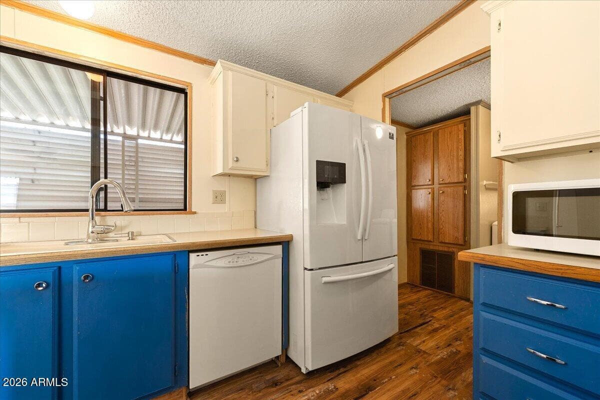 327 Lampliter Village, Clarkdale, AZ 86324 — photo 10 of 21