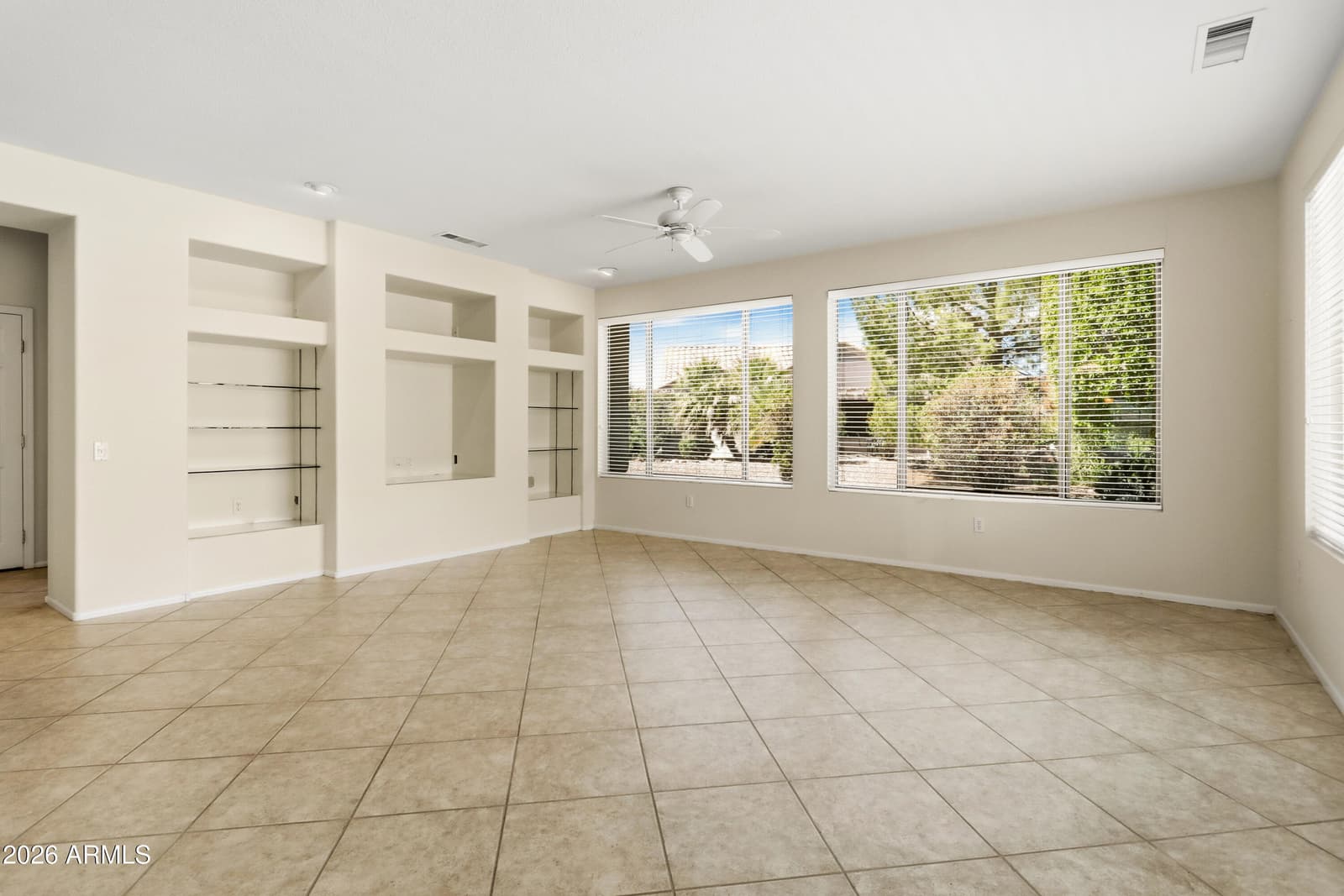 15750 W Linksview Drive, Surprise, AZ 85374 — photo 13 of 36