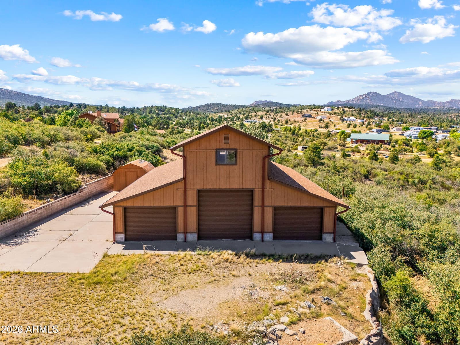 18700 S Aggie Hodge Road, Peeples Valley, AZ 86332 — photo 3 of 87
