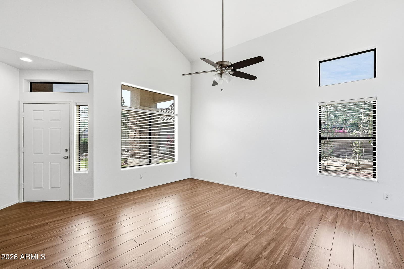 19220 N 39th Place, Phoenix, AZ 85050 — photo 14 of 62