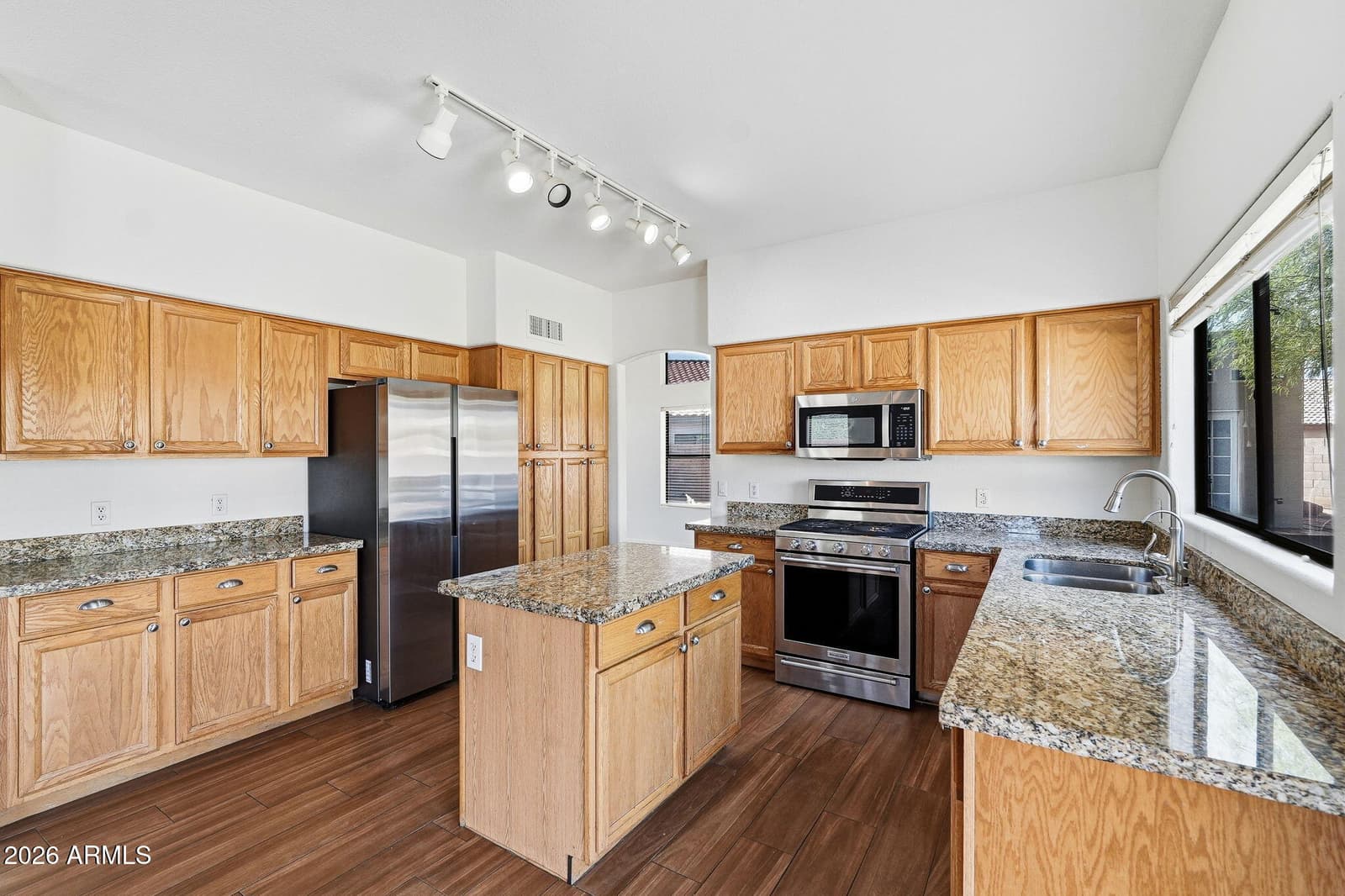19220 N 39th Place, Phoenix, AZ 85050 — photo 20 of 62
