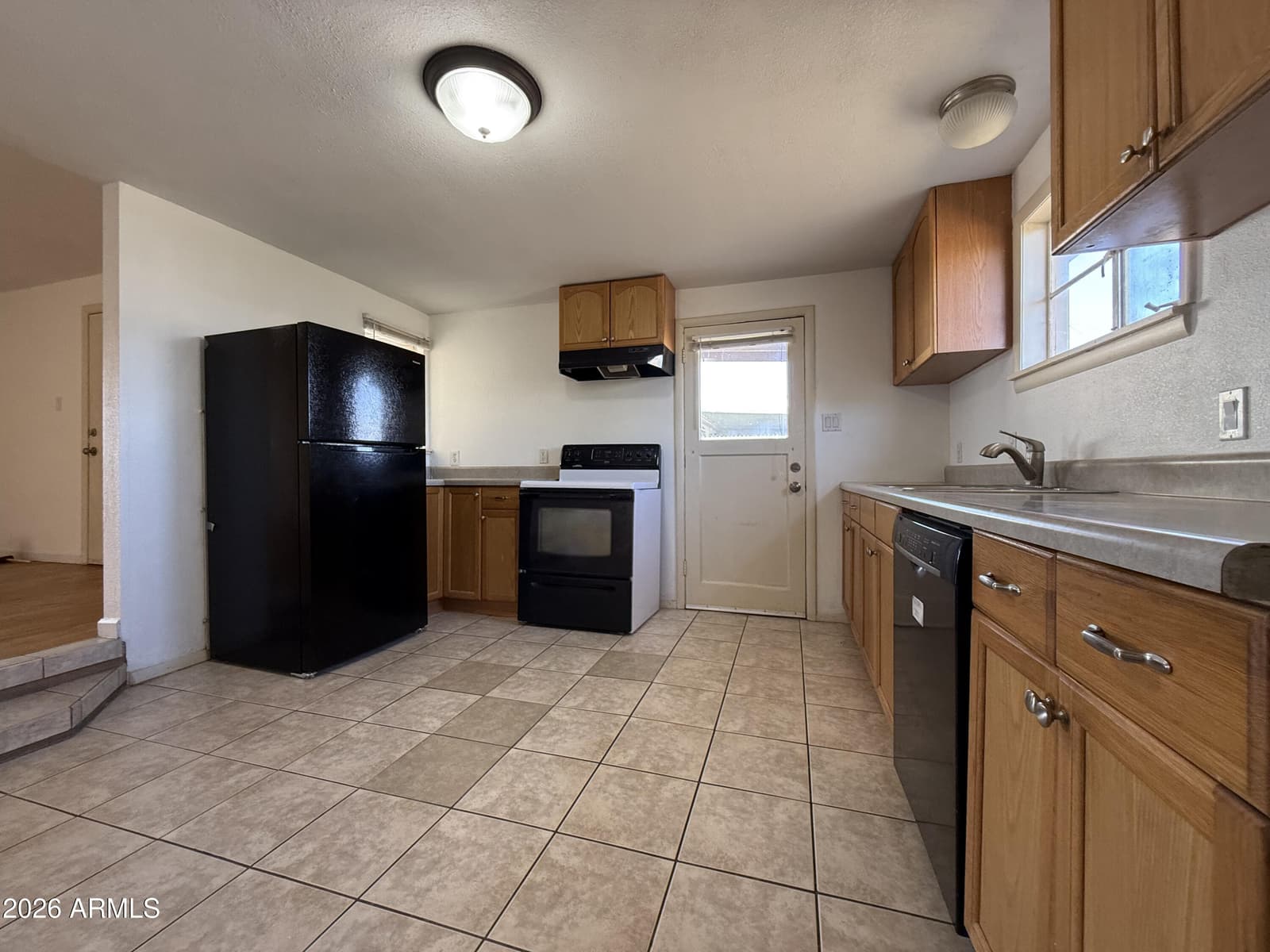 123 E Apache Street, Huachuca City, AZ 85616 — photo 17 of 30