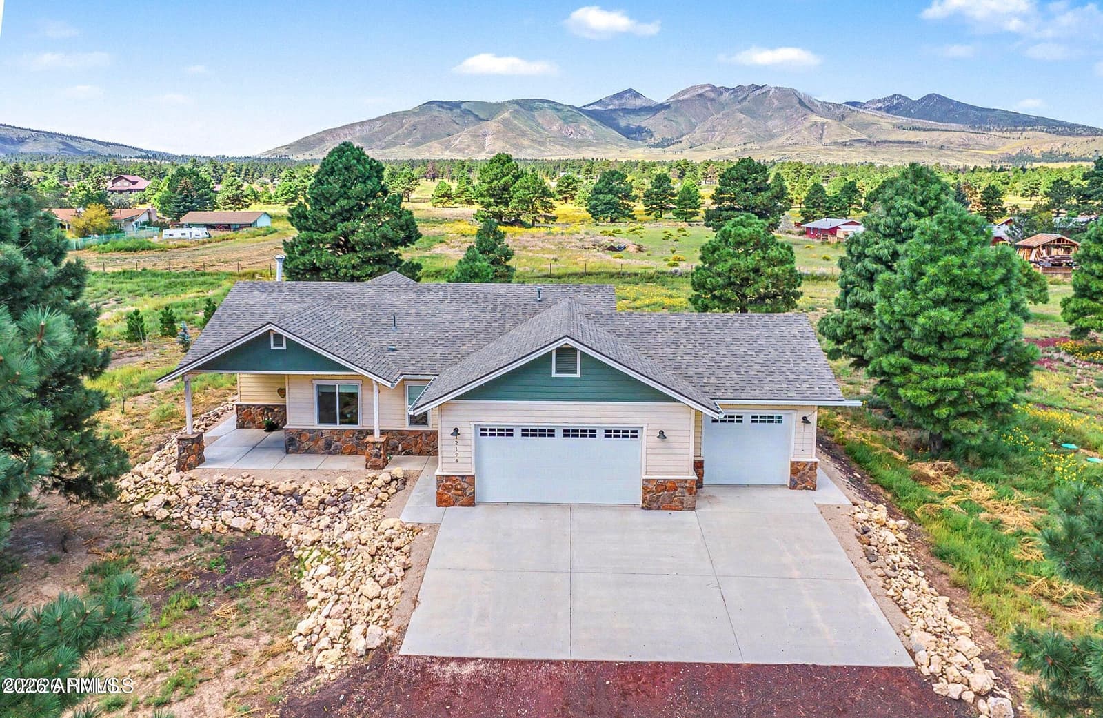 12194 Daniel Way, Flagstaff, AZ 86004 — photo 3 of 67