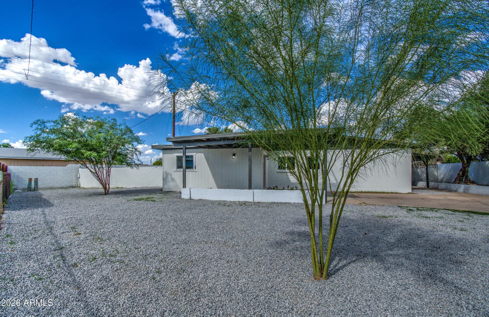 7626 W Sheila Lane, Phoenix, AZ 85033 — photo 4 of 50