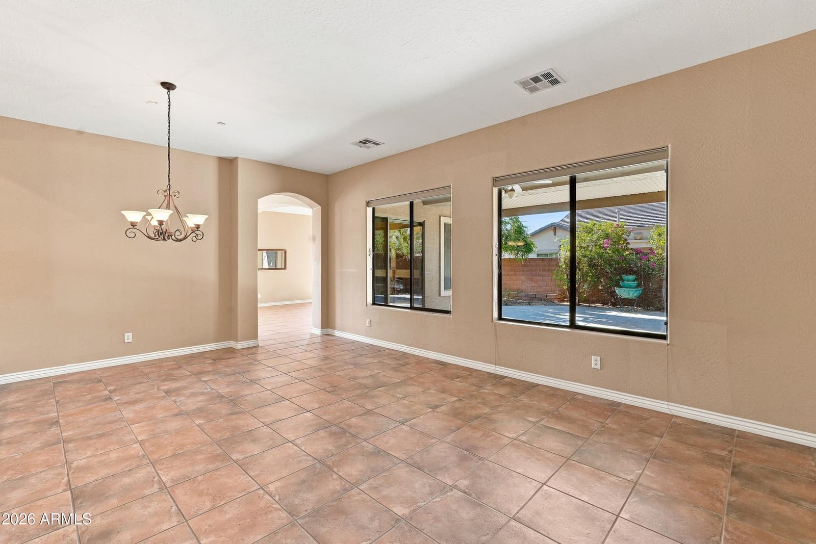 13511 W Monterey Way, Avondale, AZ 85392 — photo 6 of 38