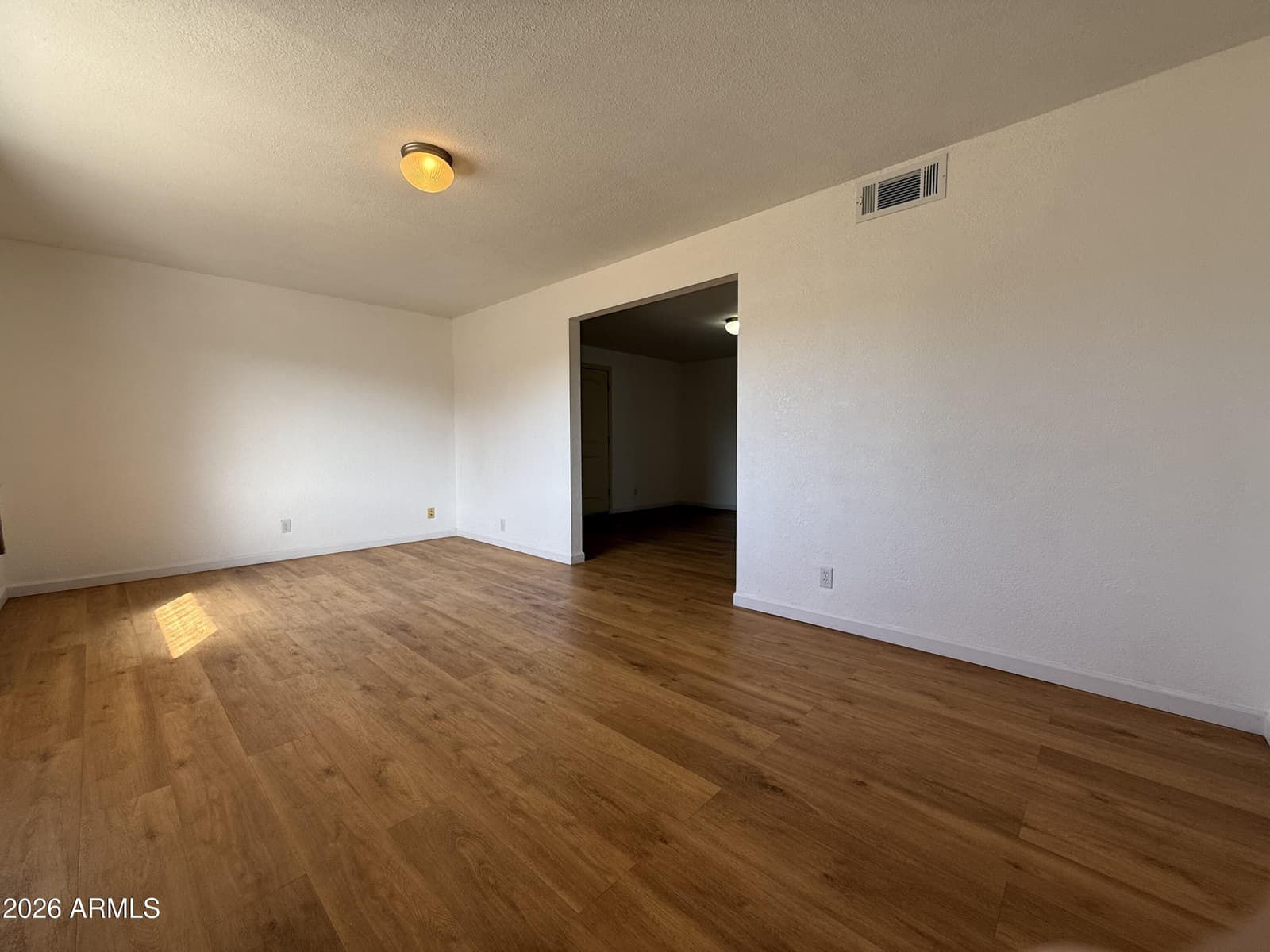 123 E Apache Street, Huachuca City, AZ 85616 — photo 4 of 31
