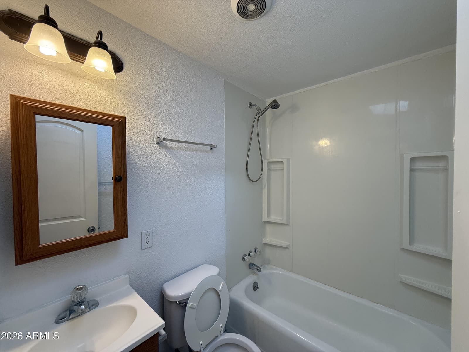 123 E Apache Street, Huachuca City, AZ 85616 — photo 11 of 31