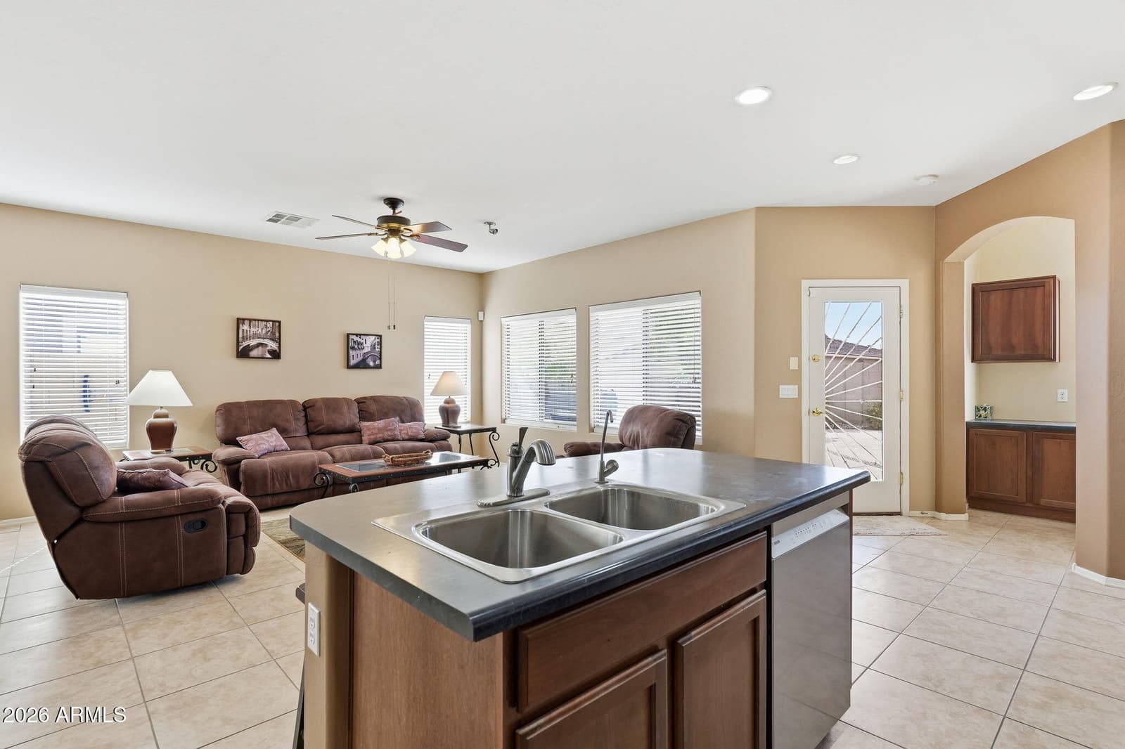 255 W Atlantic Drive, Casa Grande, AZ 85122 — photo 10 of 41