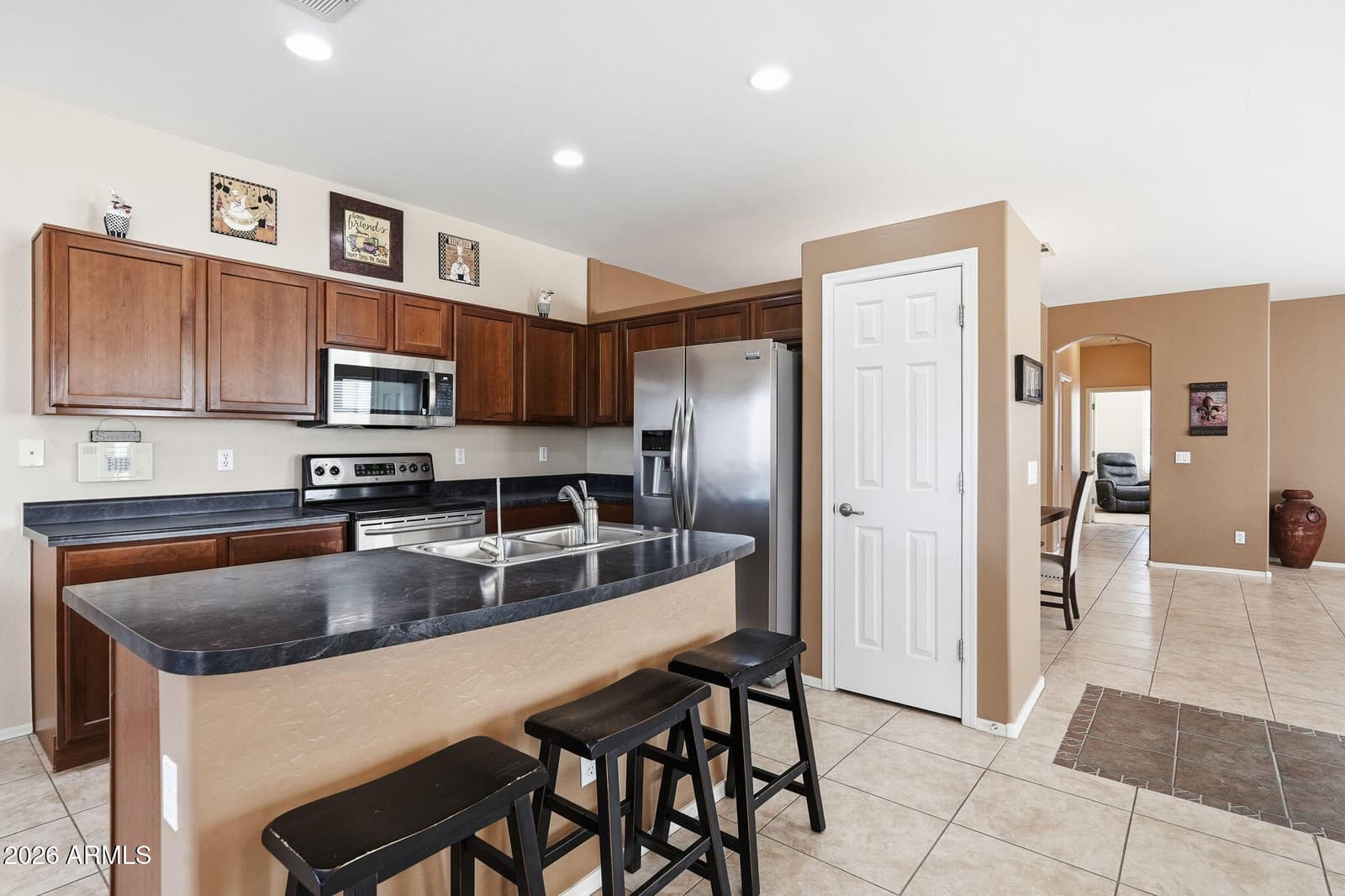 255 W Atlantic Drive, Casa Grande, AZ 85122 — photo 11 of 41