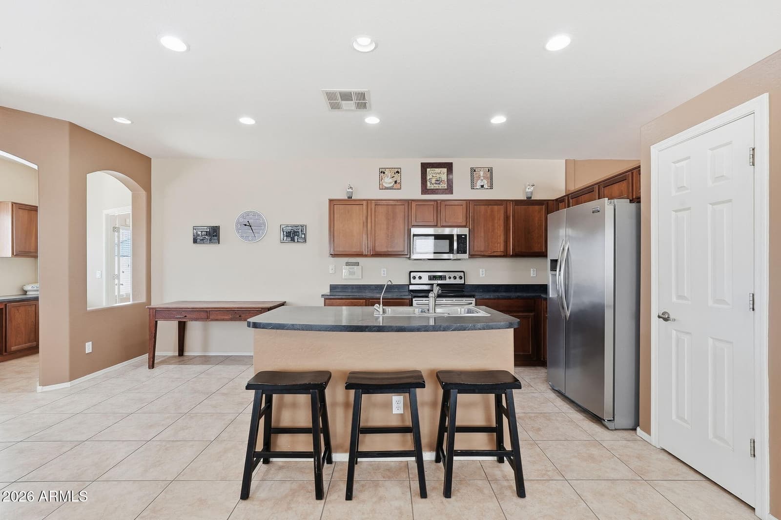 255 W Atlantic Drive, Casa Grande, AZ 85122 — photo 12 of 41