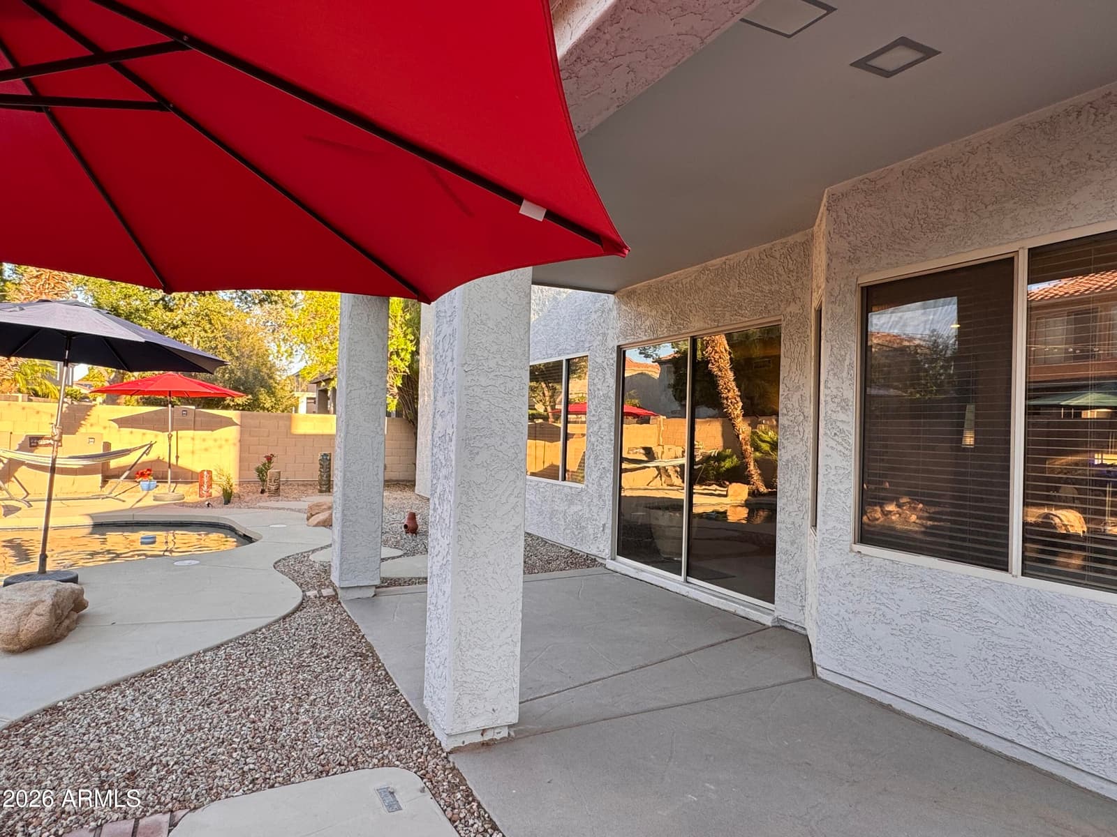 320 W Leah Avenue, Gilbert, AZ 85233 — photo 8 of 69
