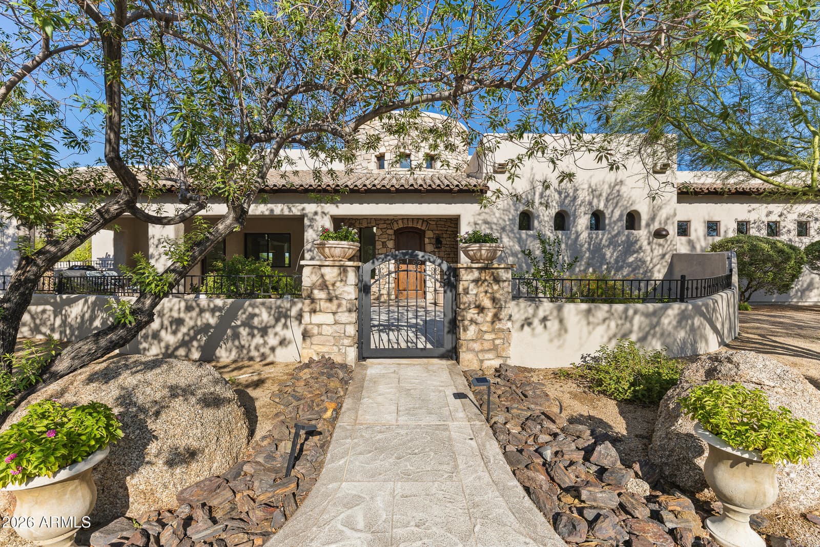 7621 E Dixileta Drive, Scottsdale, AZ 85266 — photo 11 of 127