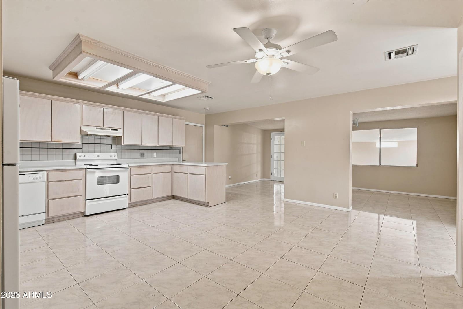 4518 N 36th Place, Phoenix, AZ 85018 — photo 7 of 21