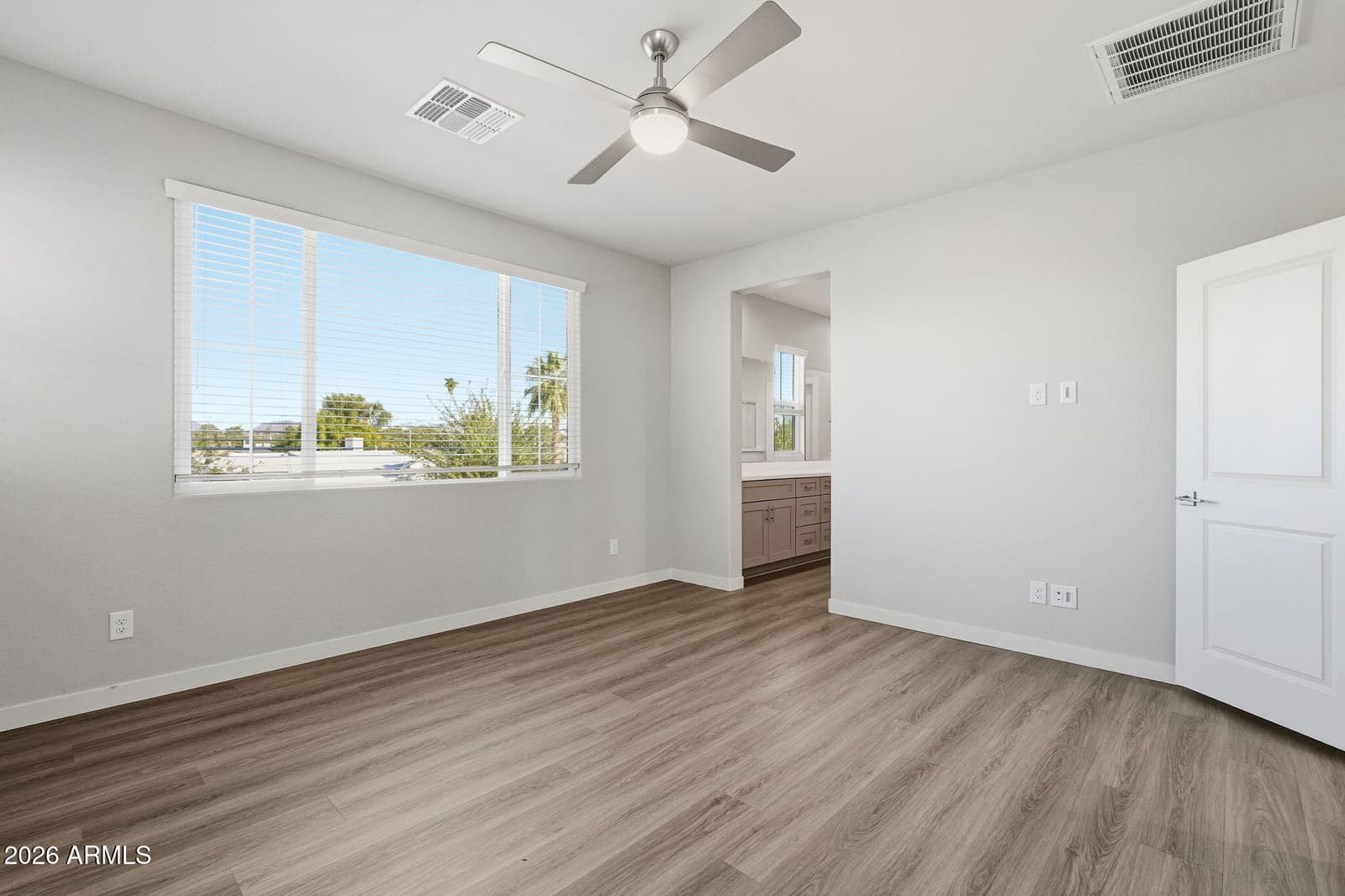1518 W Sierra Vista Drive, Phoenix, AZ 85015 — photo 7 of 20