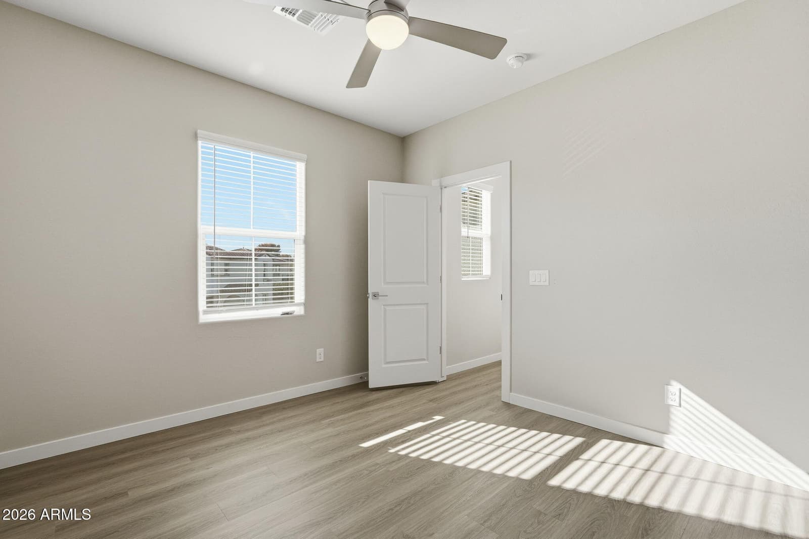 1518 W Sierra Vista Drive, Phoenix, AZ 85015 — photo 12 of 20