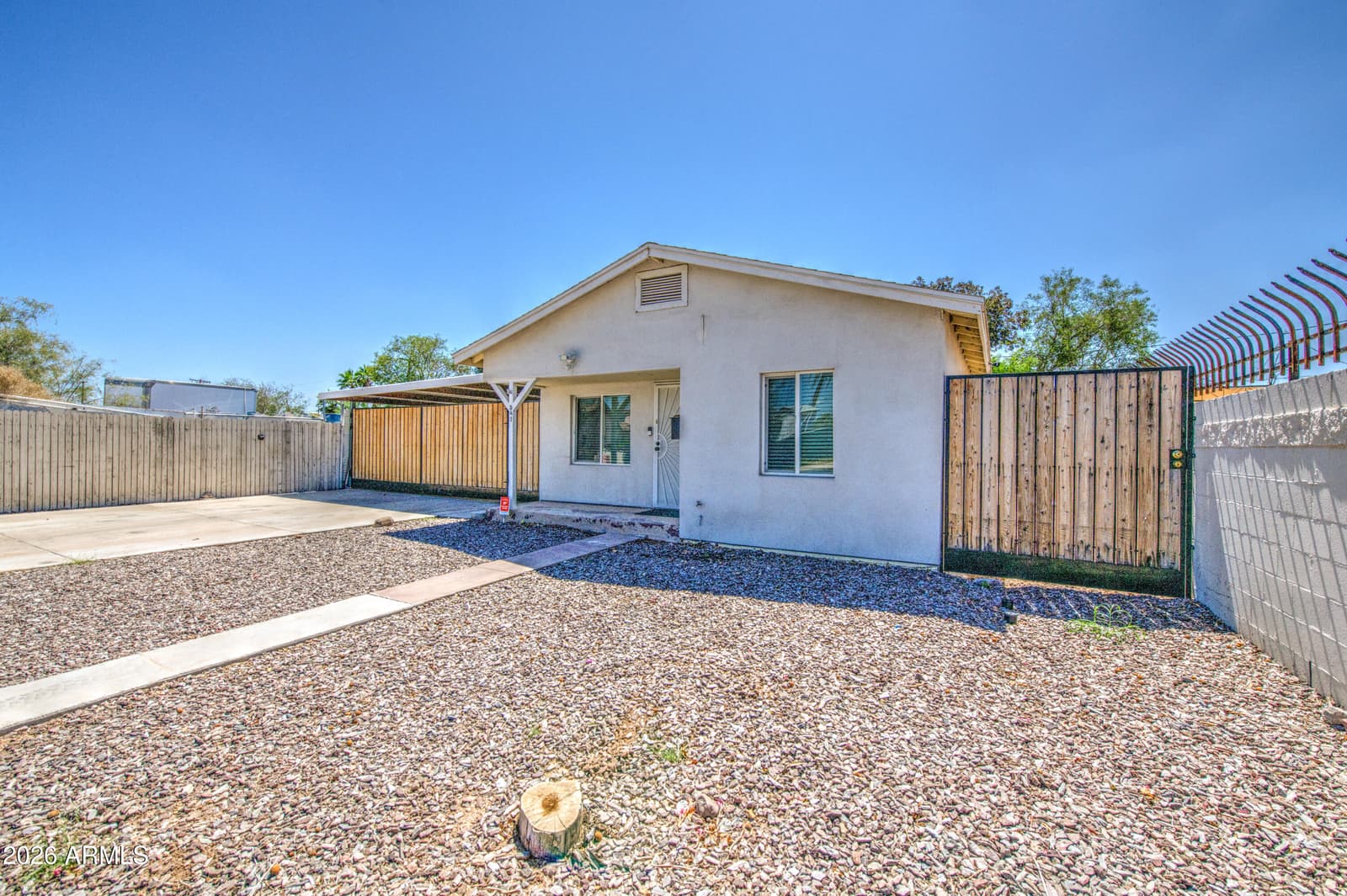 547 W Mahoney Avenue, Mesa, AZ 85210 — photo 4 of 44