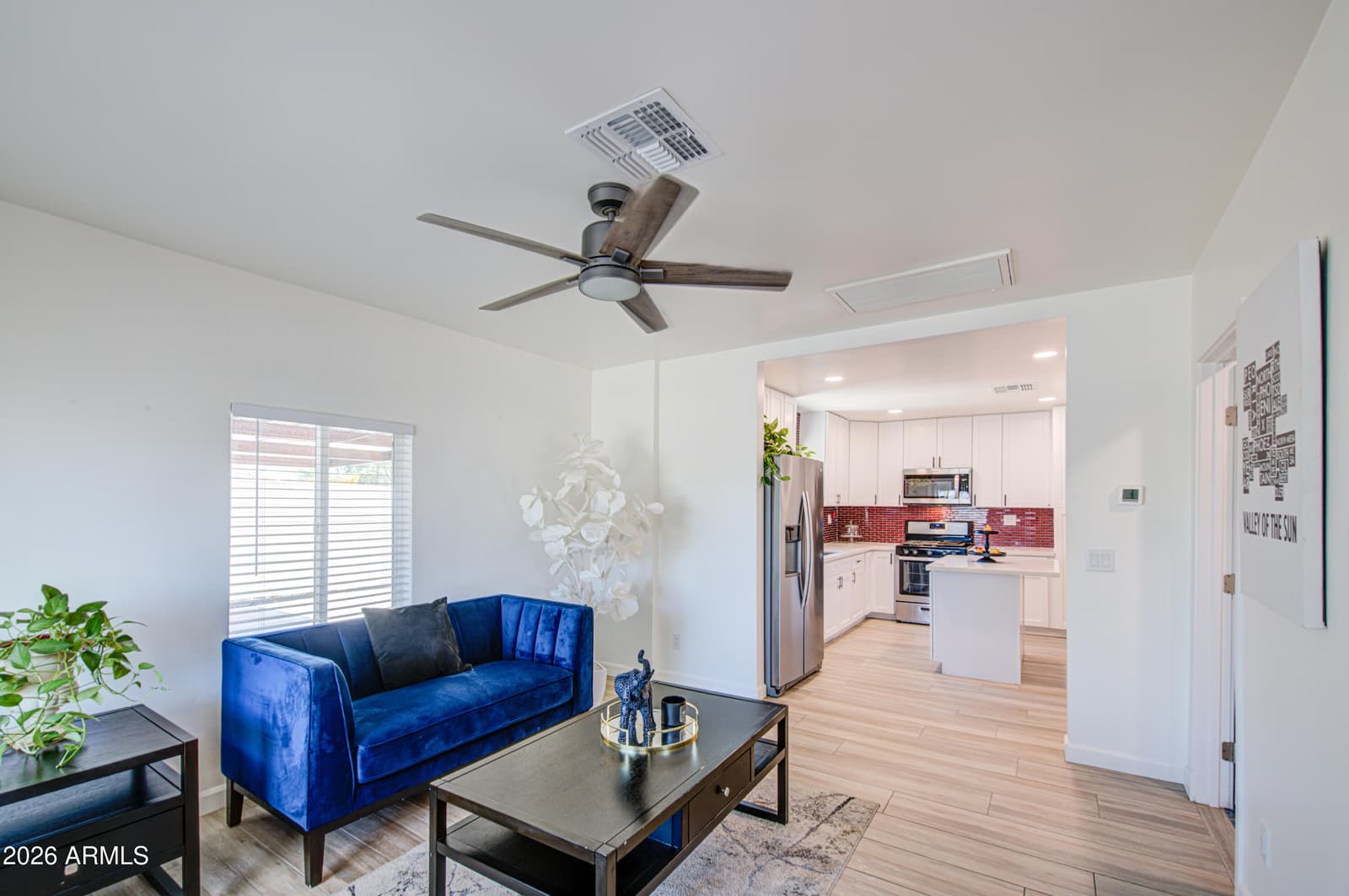 547 W Mahoney Avenue, Mesa, AZ 85210 — photo 5 of 44