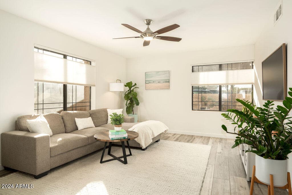 5122 N 31st Way 217, Phoenix, AZ 85016 — photo 2 of 27