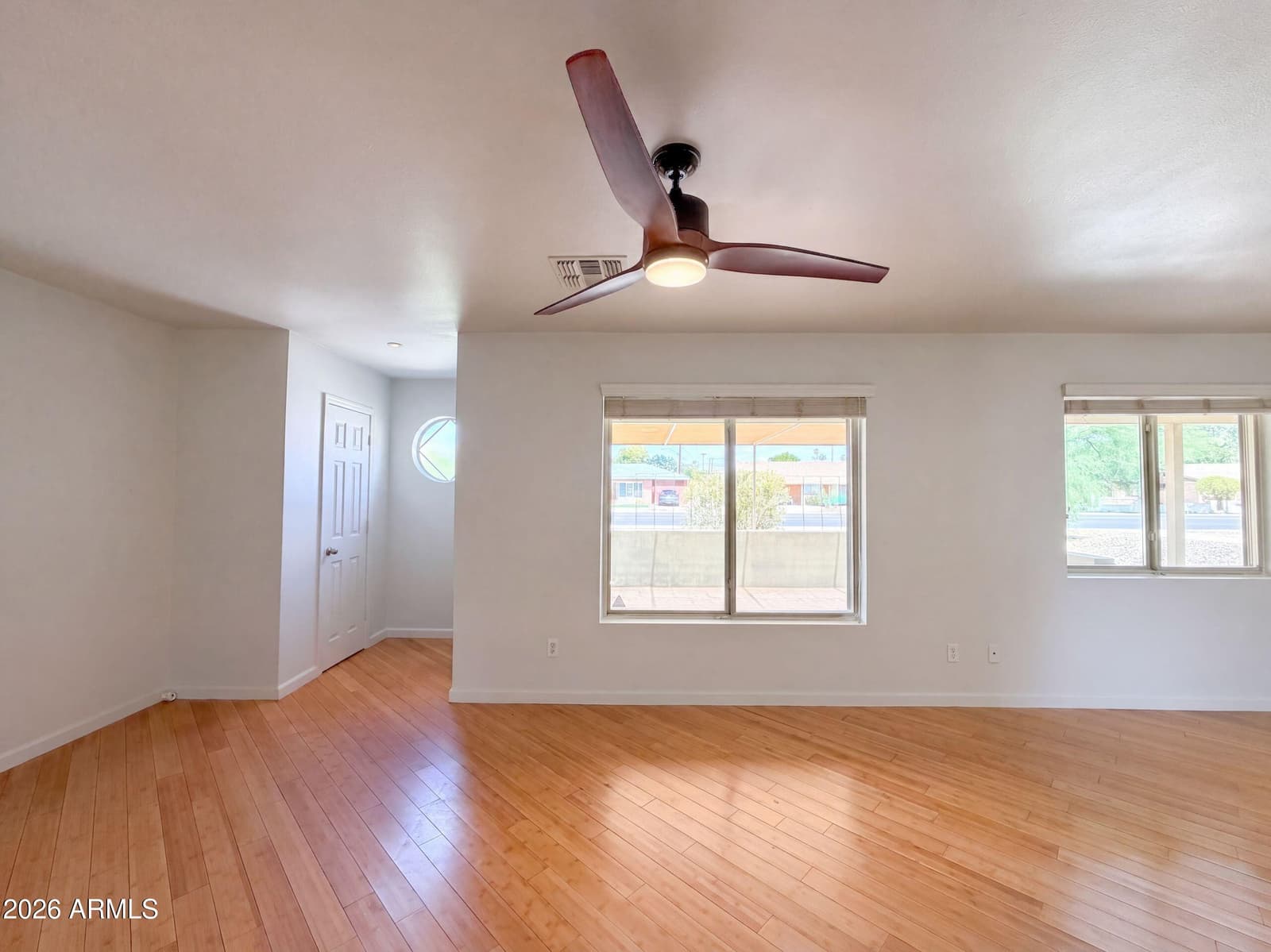 909 W Missouri Avenue, Phoenix, AZ 85013 — photo 6 of 28
