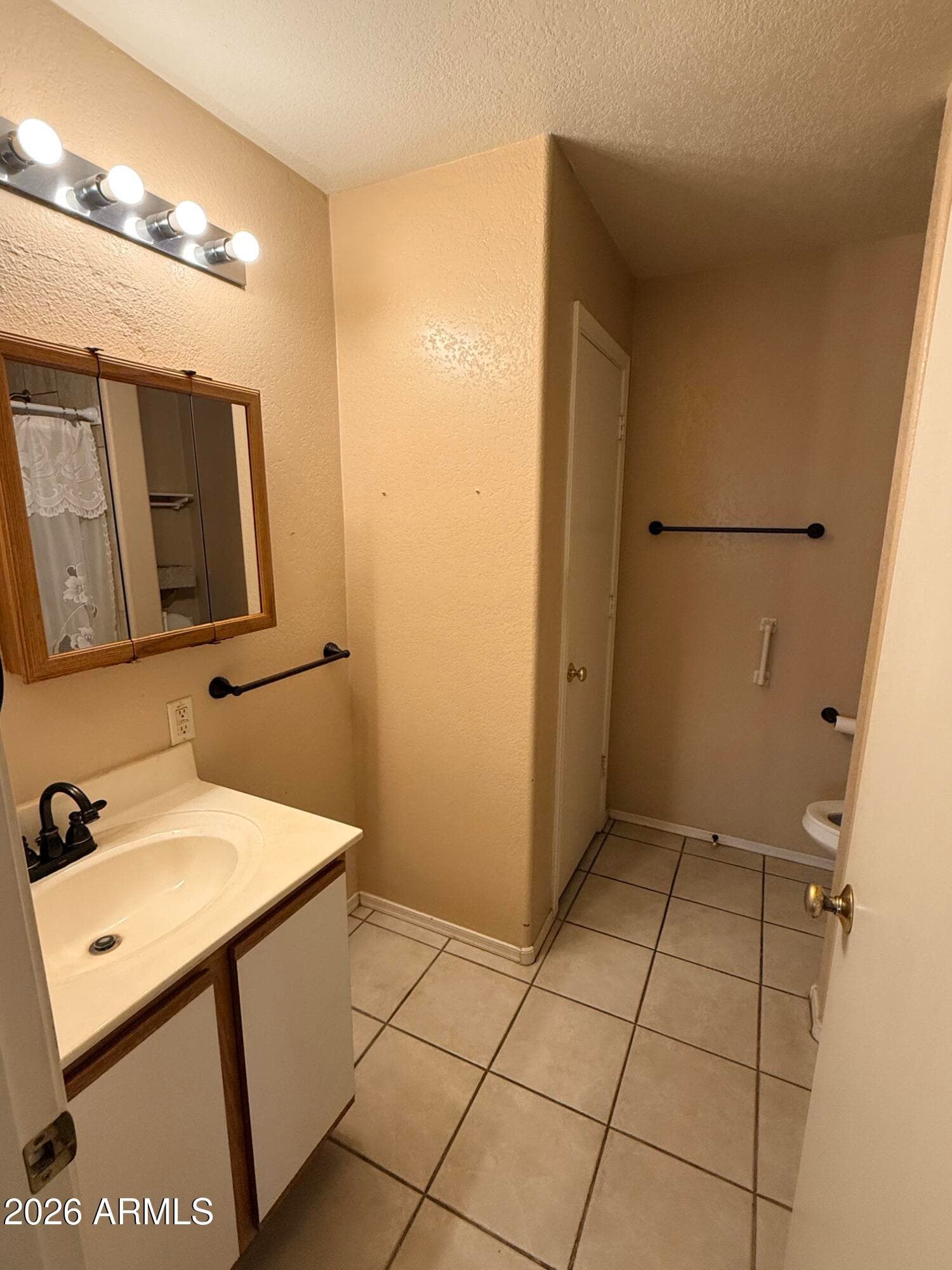 7117 W Preston Lane, Phoenix, AZ 85043 — photo 4 of 9