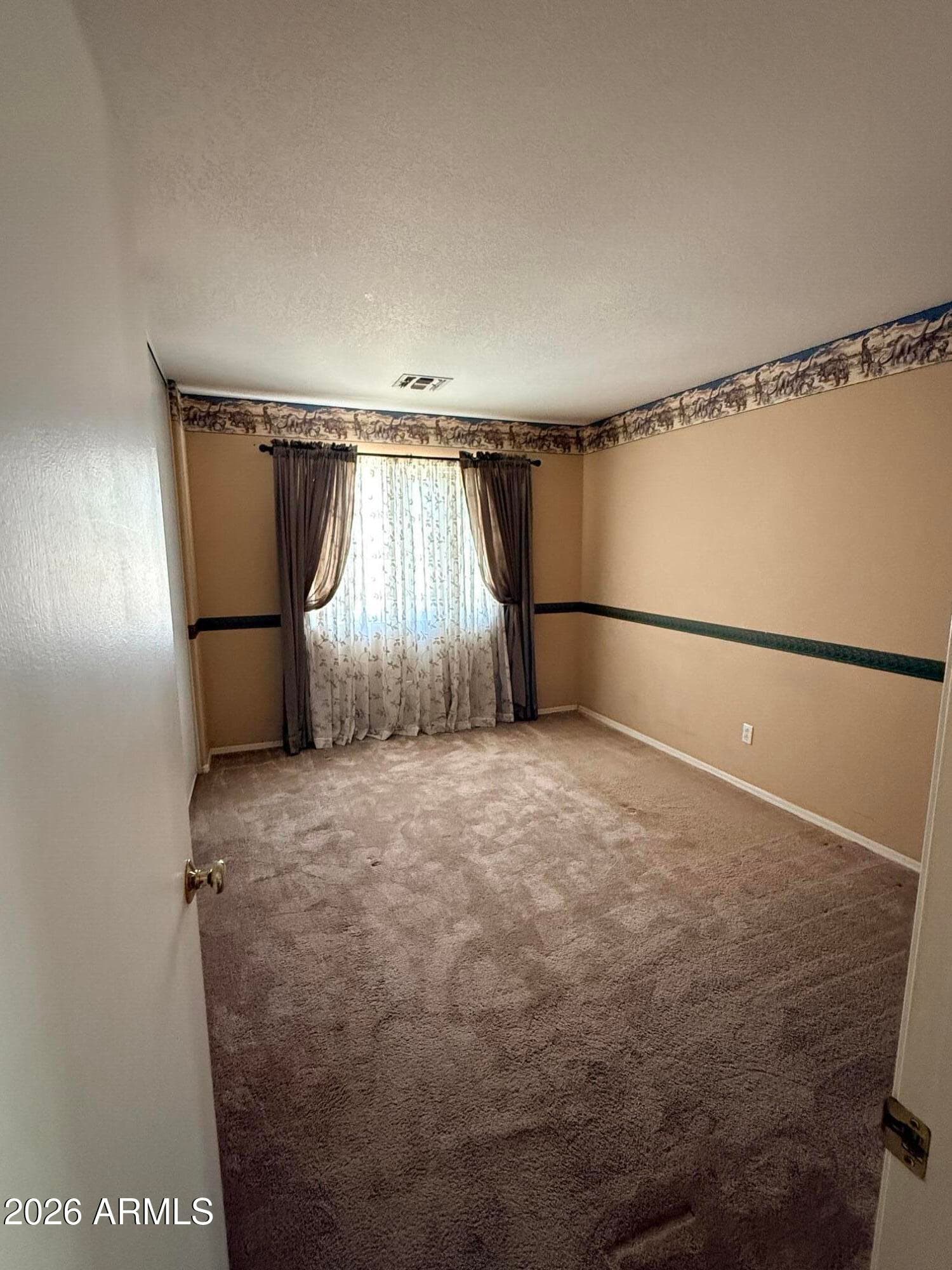 7117 W Preston Lane, Phoenix, AZ 85043 — photo 5 of 9