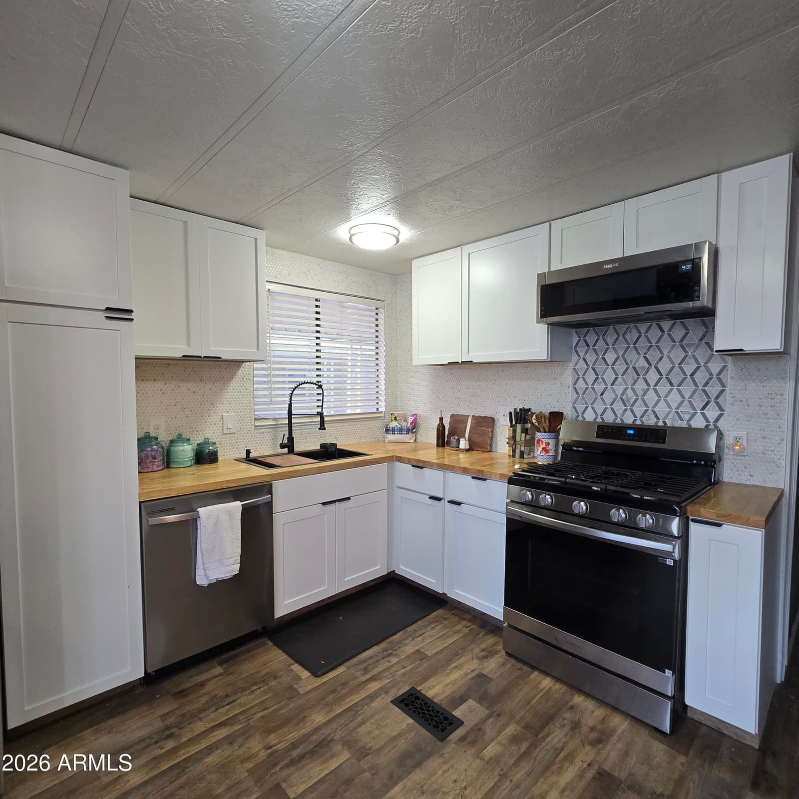 8401 N 67th Avenue 10, Glendale, AZ 85302 — photo 5 of 15