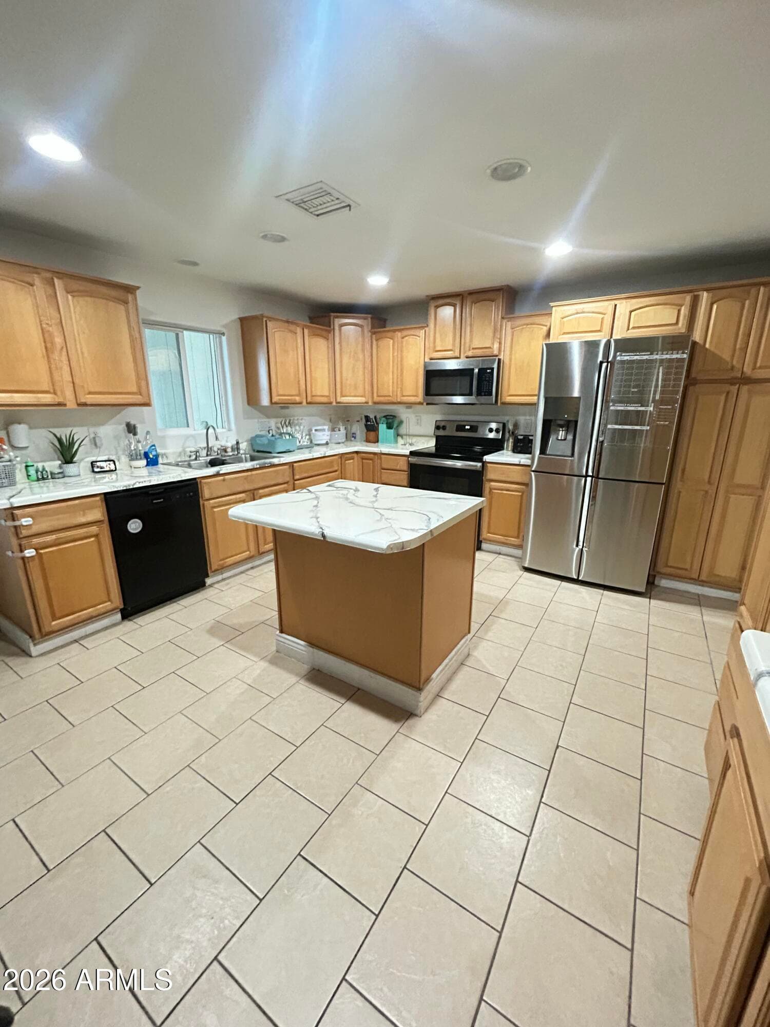5650 W Sunnyslope Lane, Glendale, AZ 85302 — photo 7 of 28