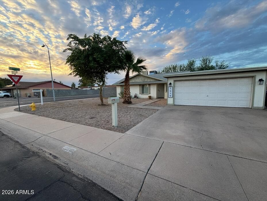 5650 W Sunnyslope Lane, Glendale, AZ 85302 — photo 4 of 28