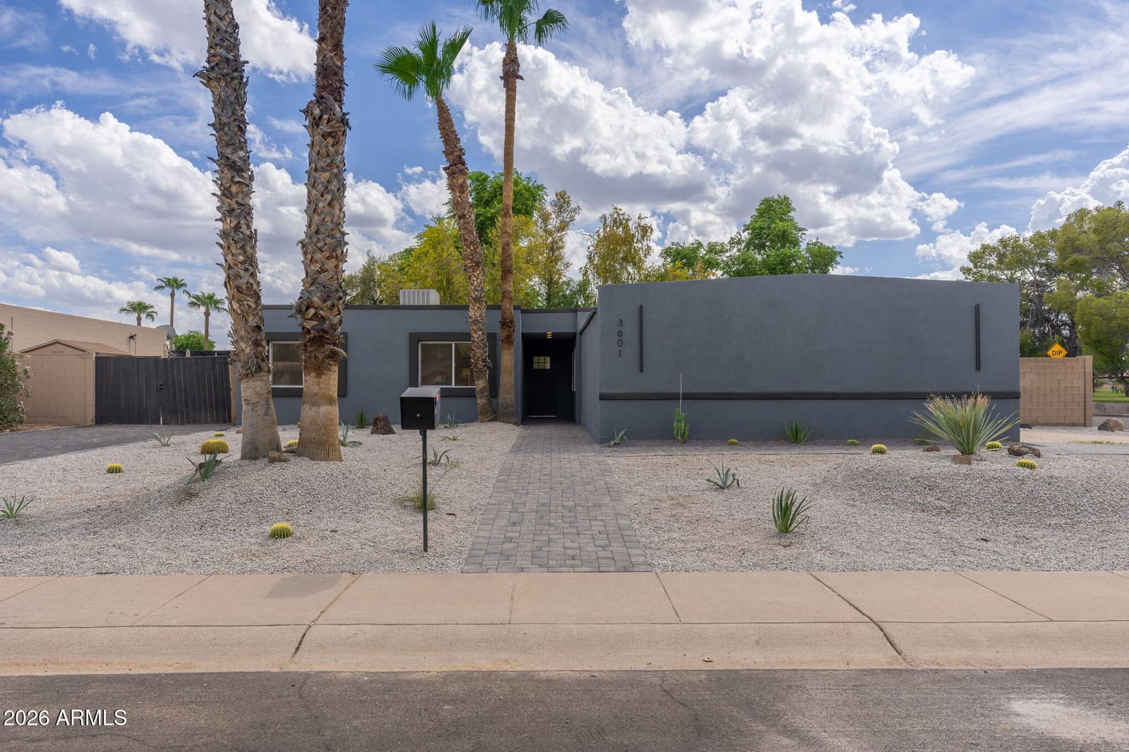 3601 E CHARTER OAK Road, Phoenix, AZ 85032