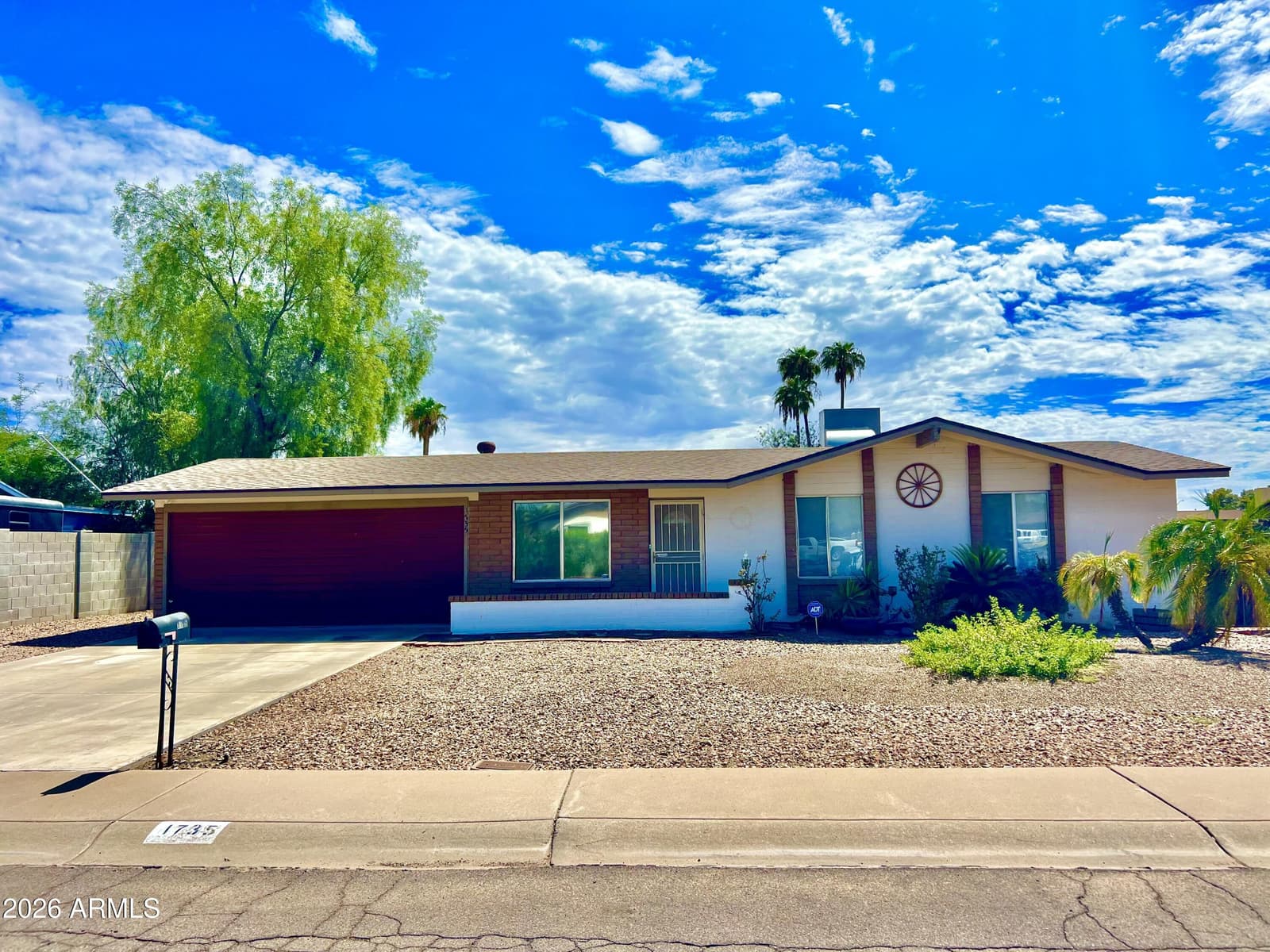 1735 W Wagoner Road, Phoenix, AZ 85023 — photo 1 of 2