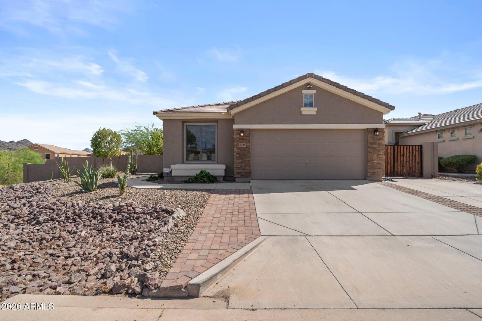 1229 E Shangri La Road, Phoenix, AZ 85020 — photo 5 of 58