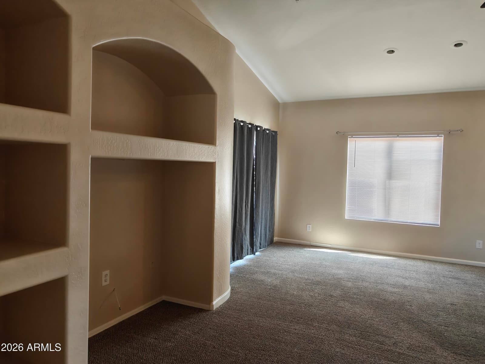 932 W Carter Road, Phoenix, AZ 85041 — photo 11 of 33