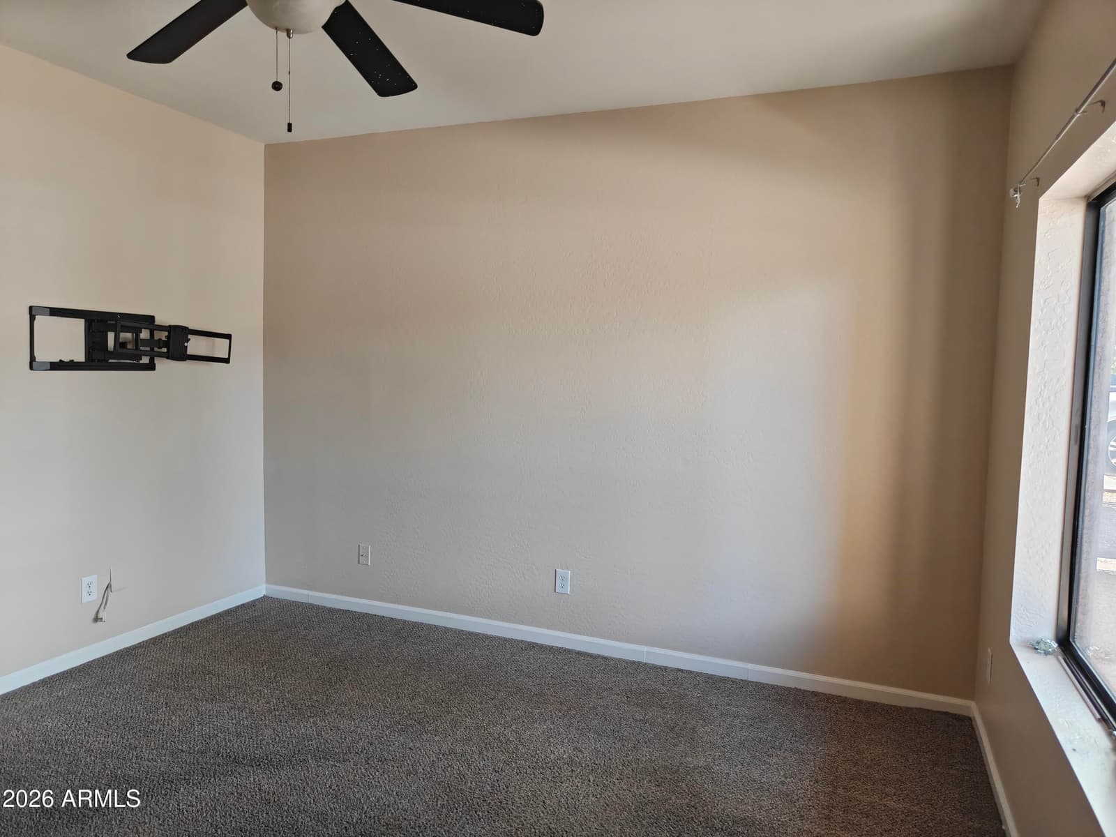 932 W Carter Road, Phoenix, AZ 85041 — photo 6 of 33