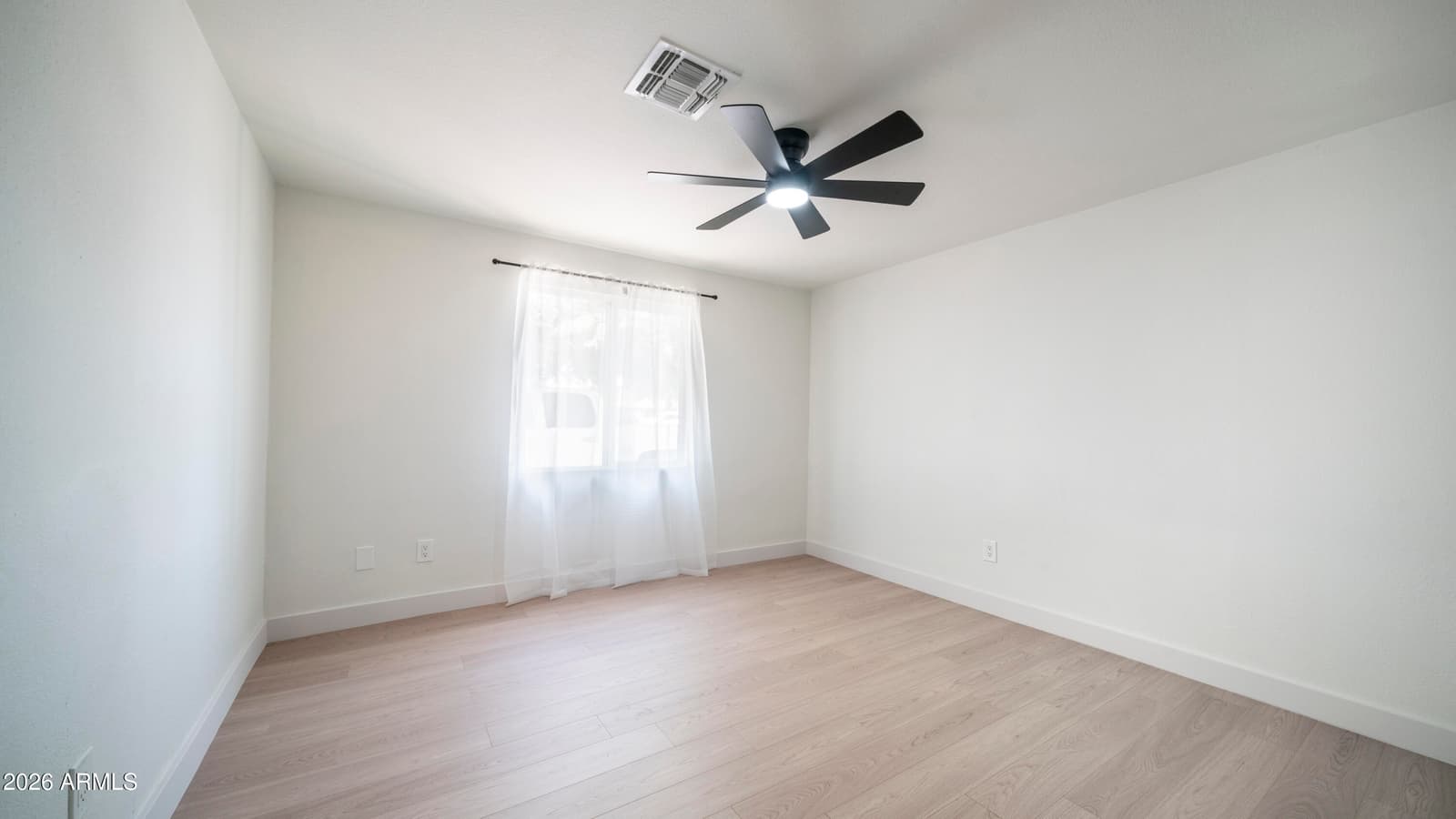 1834 N 63rd Avenue, Phoenix, AZ 85035 — photo 11 of 31
