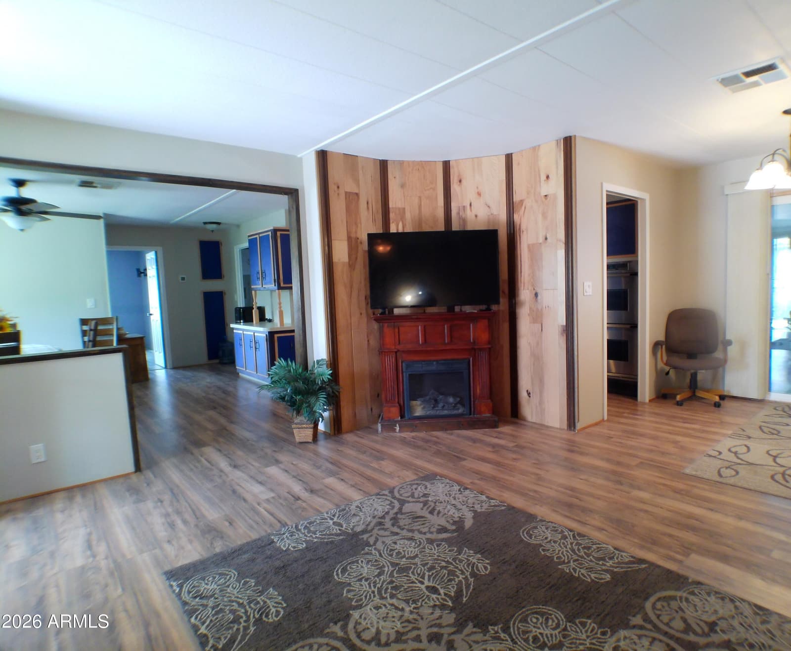 301 S Rio Vista Drive, Queen Valley, AZ 85118 — photo 3 of 27