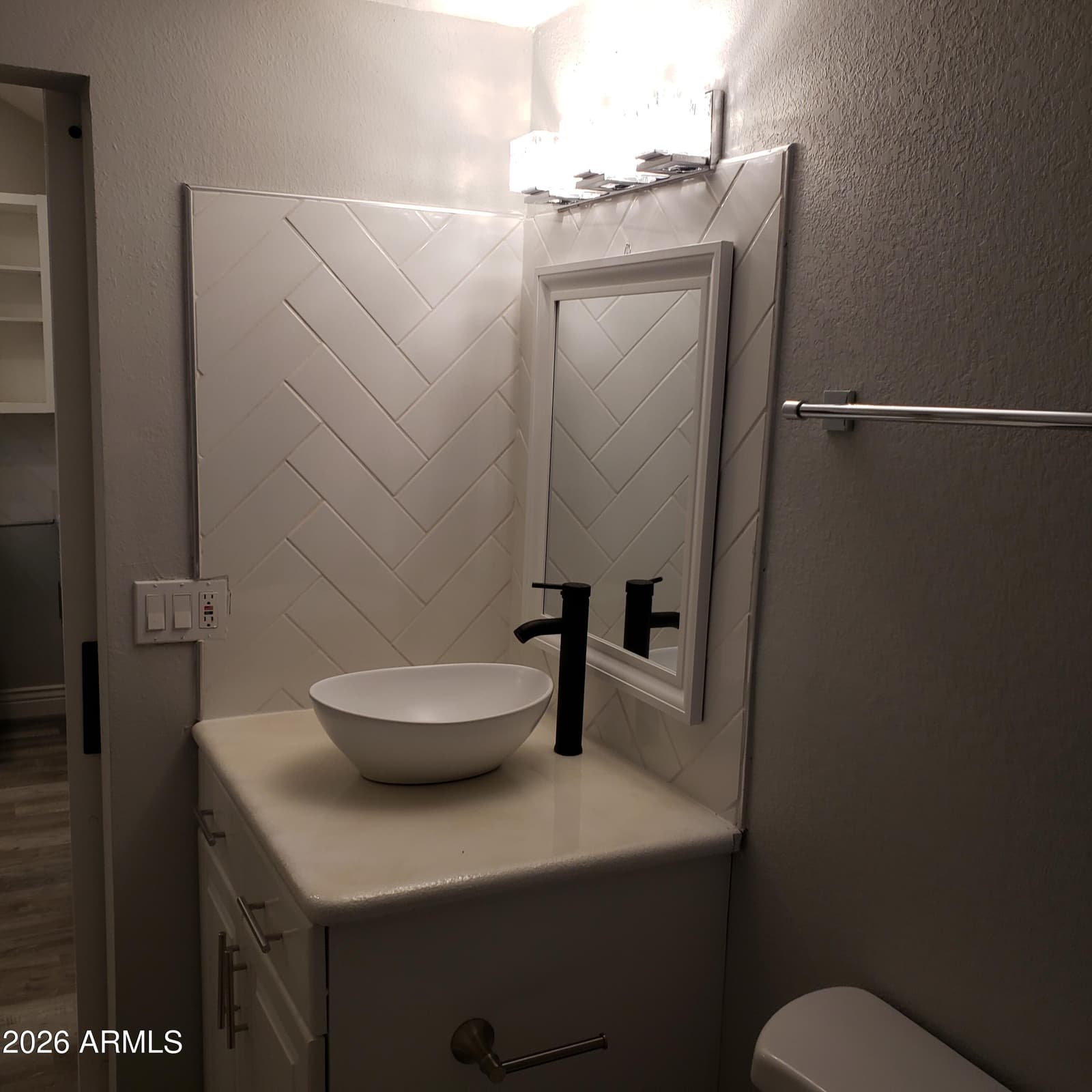 130 E 2nd Avenue, Mesa, AZ 85210 — photo 6 of 65
