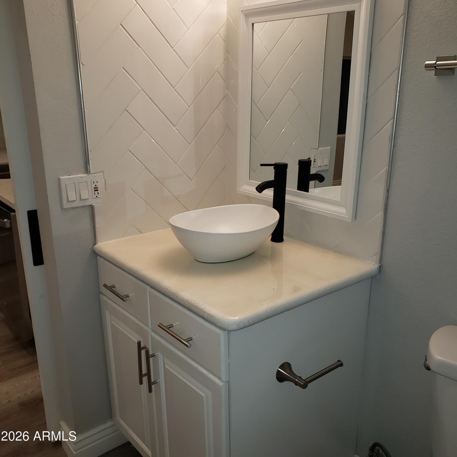 130 E 2nd Avenue, Mesa, AZ 85210 — photo 5 of 65
