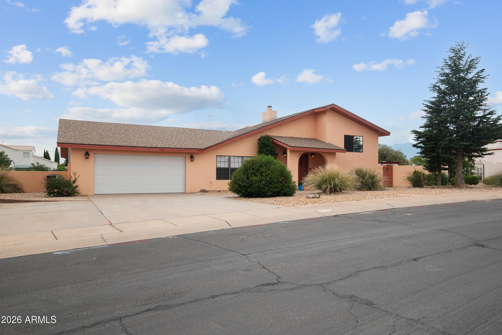 1152 Exeter Drive, Sierra Vista, AZ 85635 — photo 4 of 57