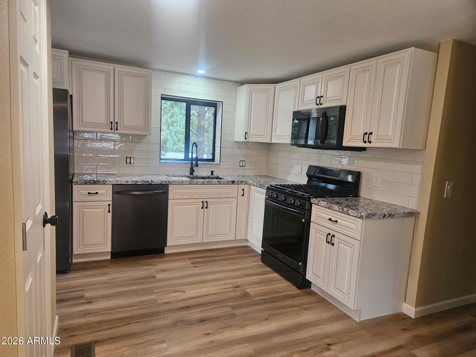 441 W Woodland Lake Road, Lakeside, AZ 85929 — photo 14 of 29