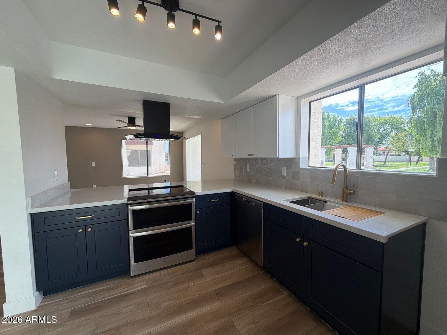 2832 E Waltann Lane 1, Phoenix, AZ 85032 — photo 4 of 33