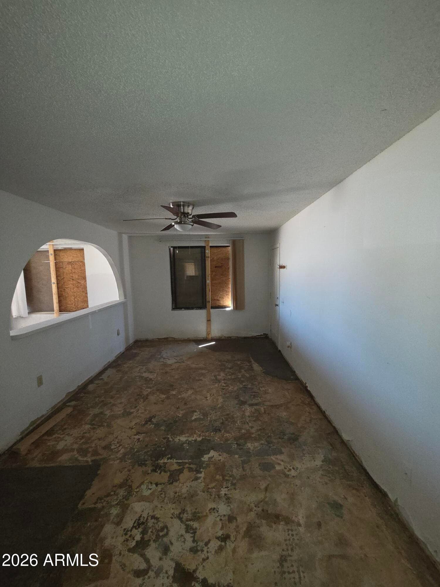1910 N 42nd Drive, Phoenix, AZ 85009 — photo 4 of 15