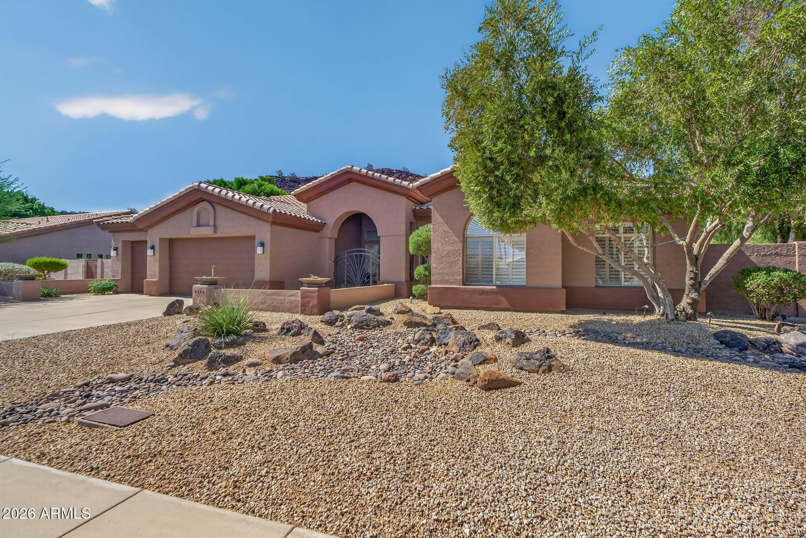 5565 W Pinnacle Hill Drive, Glendale, AZ 85310 — photo 5 of 109