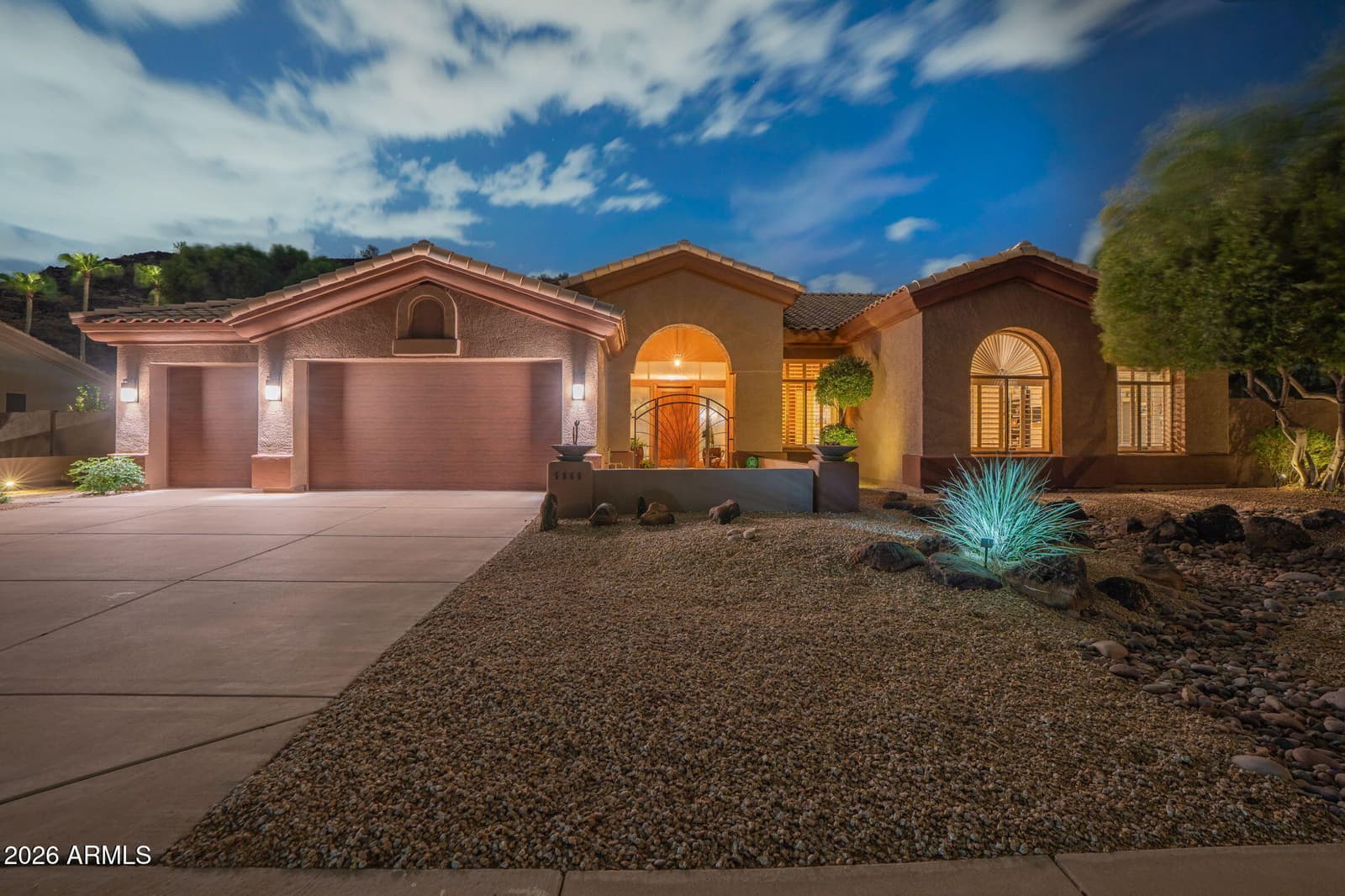5565 W Pinnacle Hill Drive, Glendale, AZ 85310 — photo 2 of 109