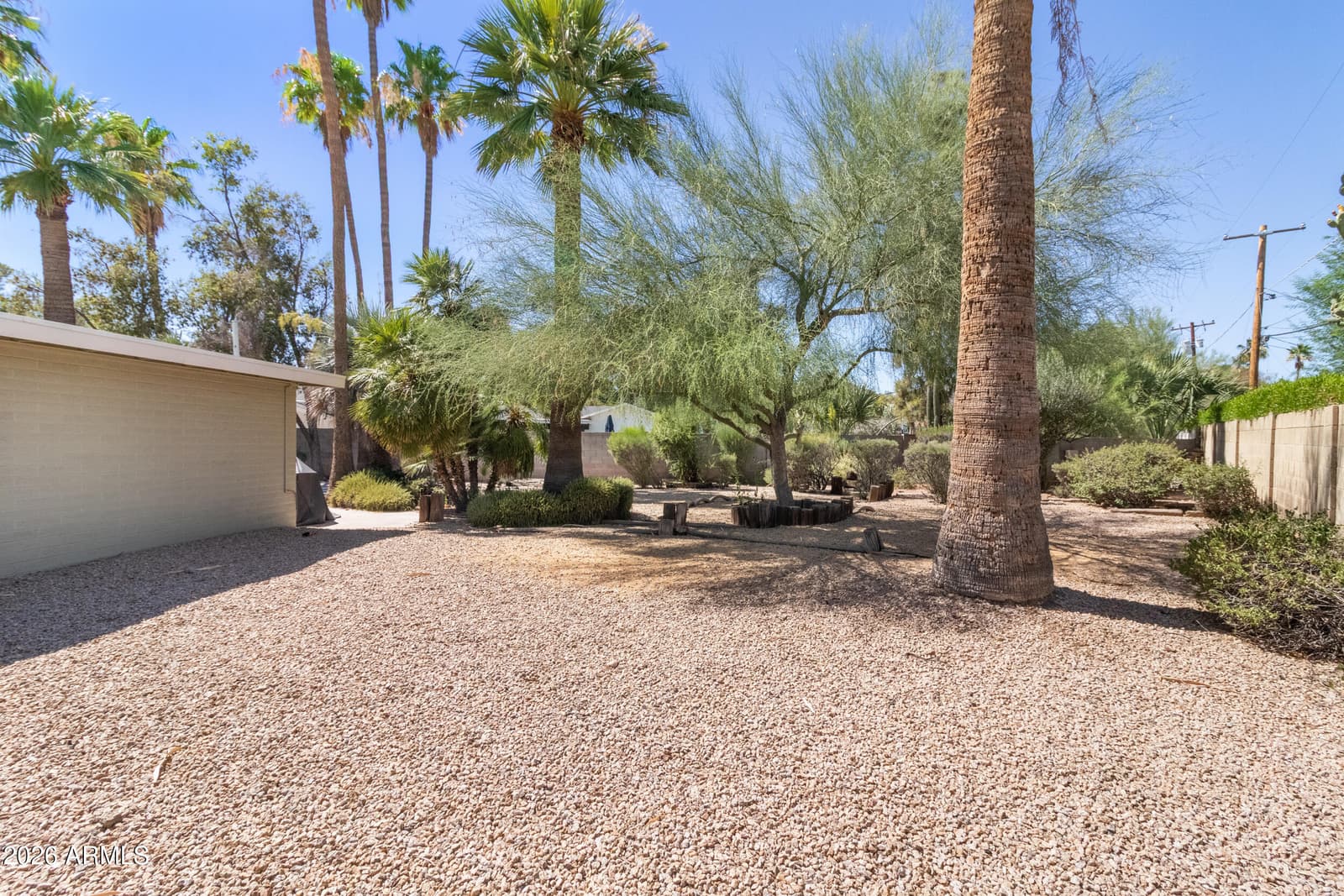 4140 E San Miguel Avenue, Phoenix, AZ 85018 — photo 8 of 40