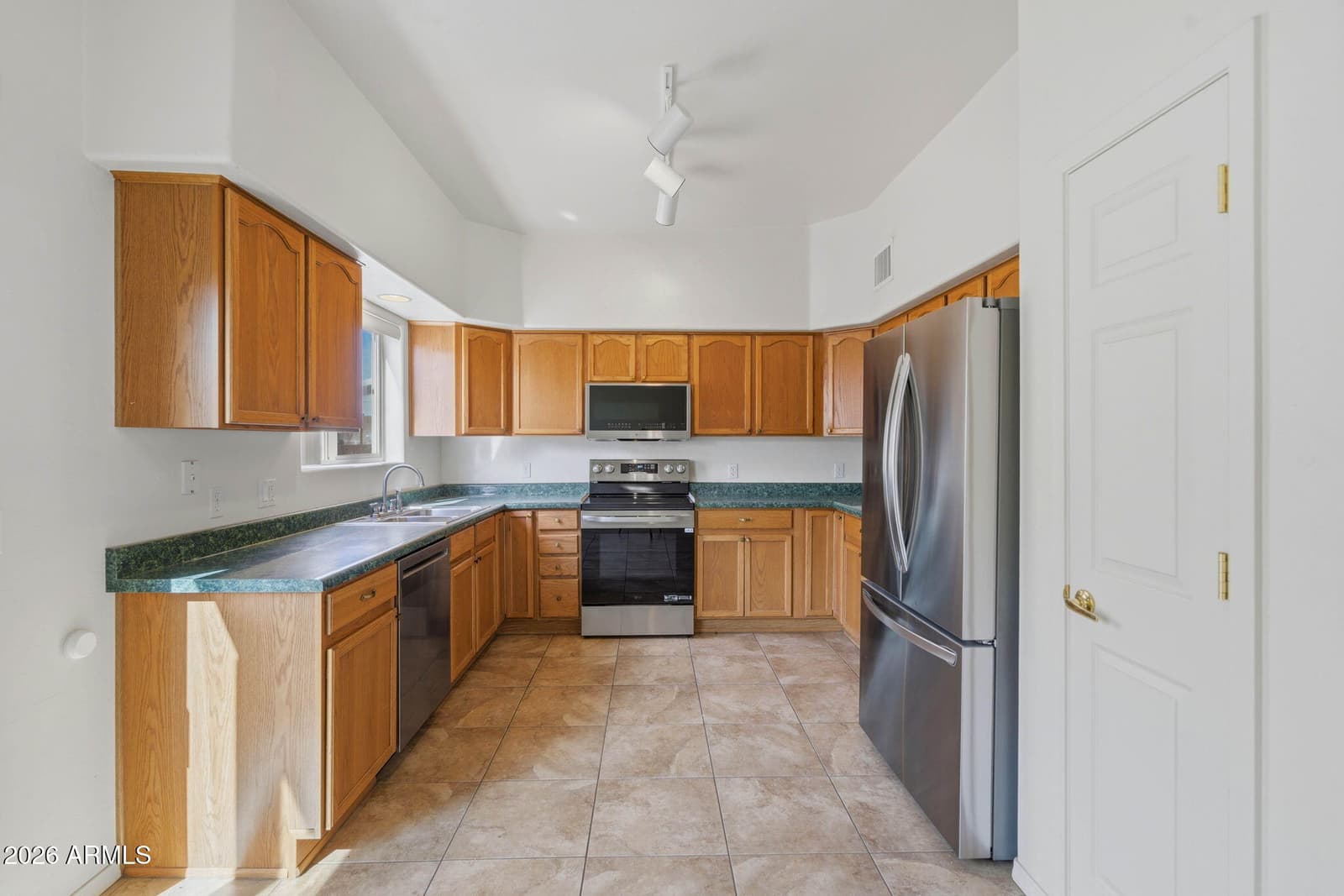 246 S Clubhouse Lane, Sierra Vista, AZ 85635 — photo 5 of 29