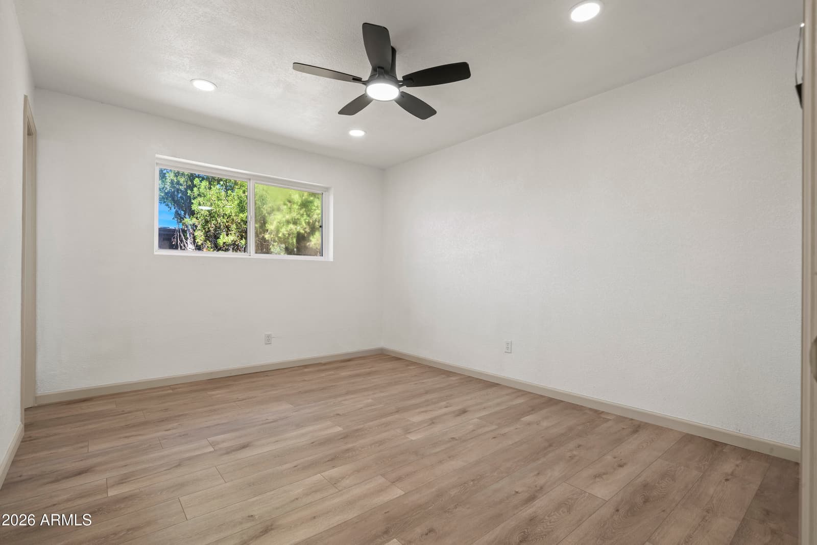 340 N Lenzner Avenue, Sierra Vista, AZ 85635 — photo 17 of 43